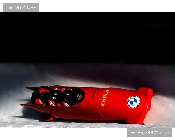 雪车比赛极限速度下的重力感